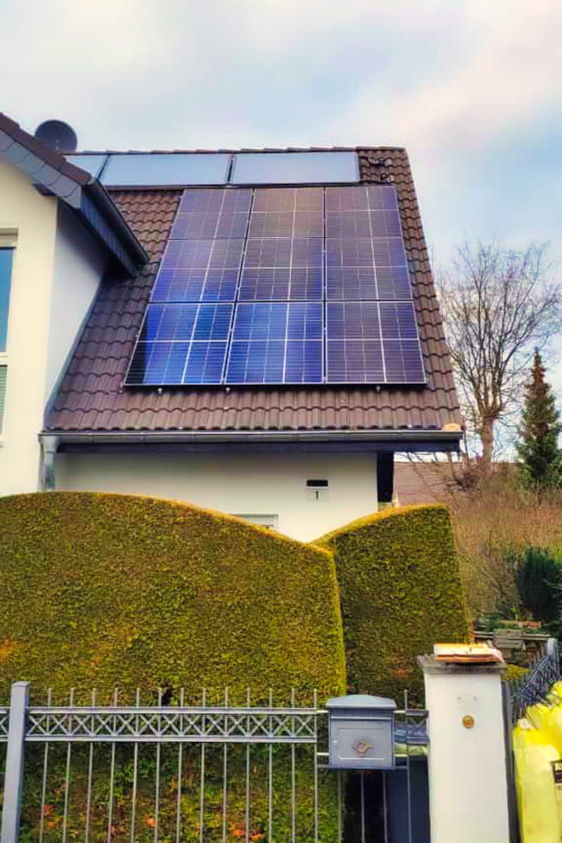 NRG Projekt photovoltaik solaranlage eigenheim aufdach schraegdach solarpaneele berlin alt hohenschoenhausen