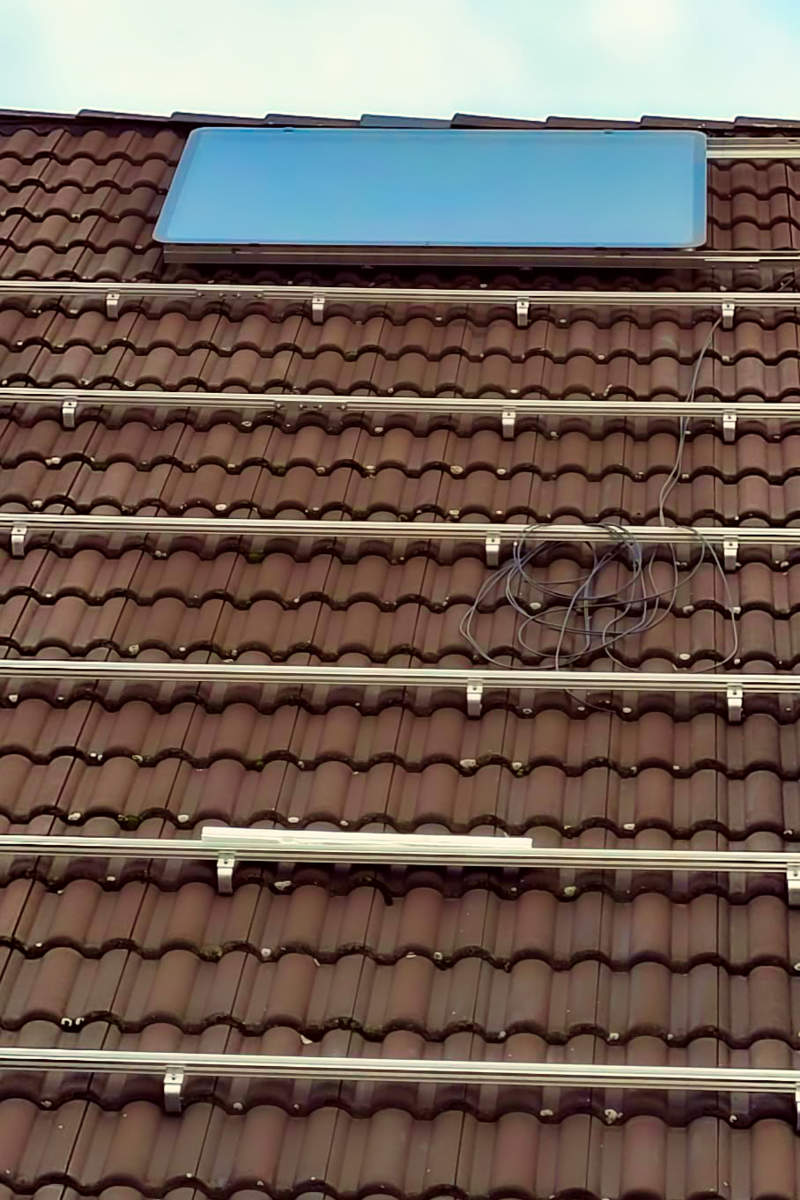 NRG Projekt photovoltaik solaranlage eigenheim aufdach schraegdach solarthermie modul berlin alt hohenschoenhausen